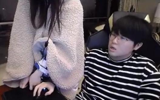 姿态爆料女朋友视频,女友视频中的动人姿态揭秘  第1张